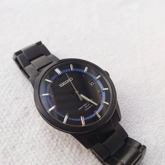 Seiko Radio Wave Control 7B52-0AD0 JDM Titanium Solar Watch 40mm Blue Black Dial - Picture 3 of 9